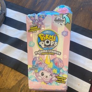 Pikmi Pops Surprise Pajama Llama